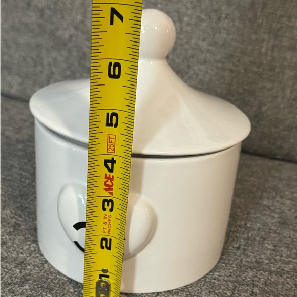 ❗️LAST FEW❗️ CHANEL White Heart Cookie Jar - Picture 6 of 6